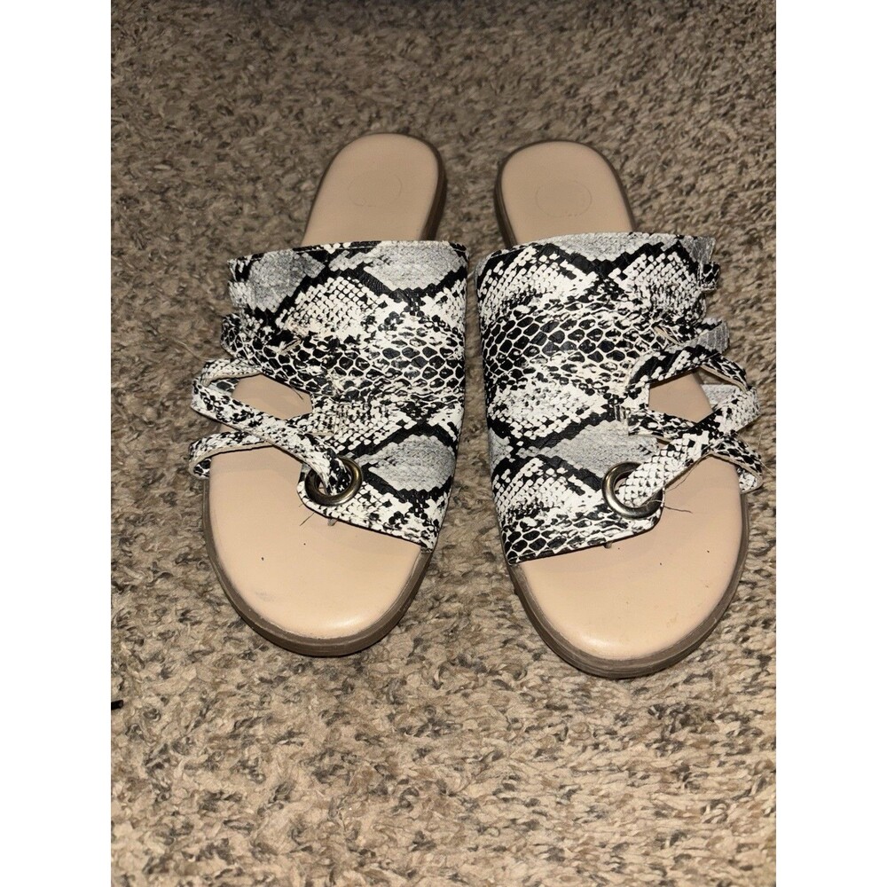 Journee Collection Women's Hasten Brown Flat Sandals Shoes Size 6.5 Snake print